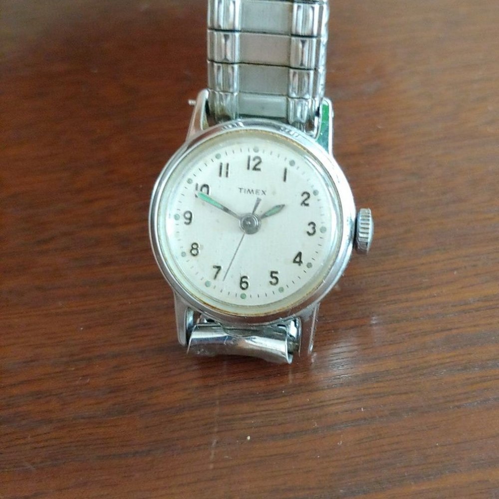 Vintage Timex Silver Stretch Band - Picture 6 of 6
